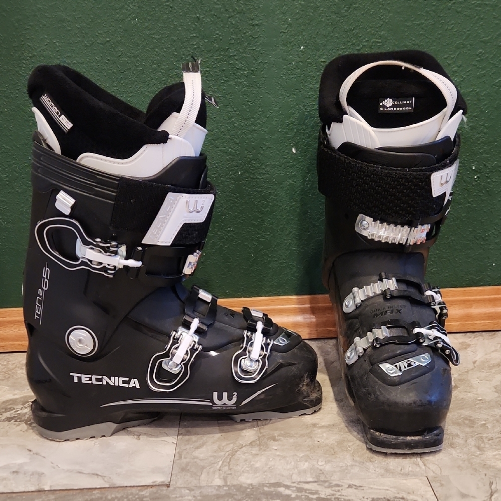 Tecnica Women's Downhill Ski Boots, Size 26.5, Black